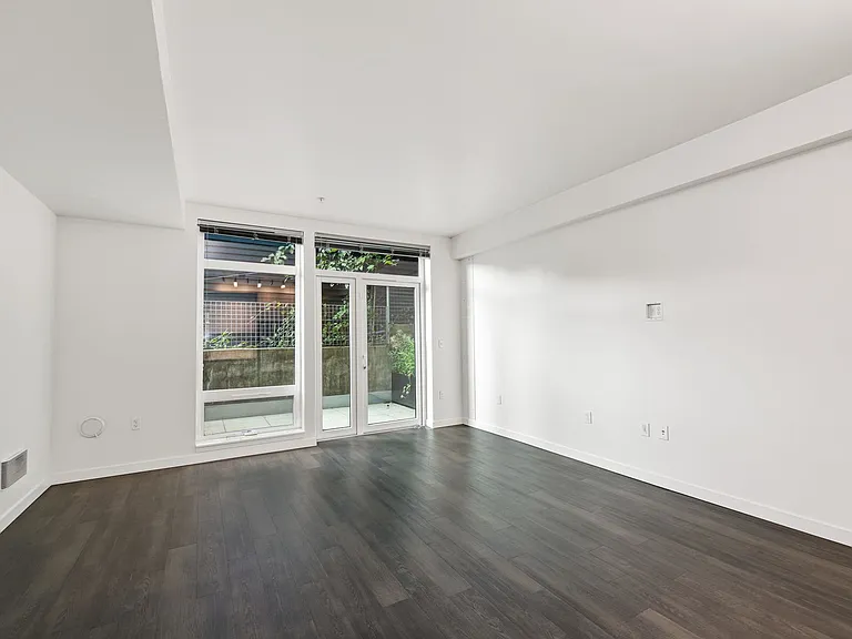 Welcome to Dexter Hayes! Modern convenience with exceptional views! — Photo 29