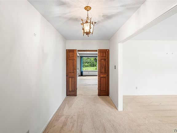 3rd image of 117 Shady Heights Dr