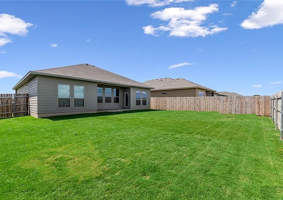 2nd image of 1309 Lakeway Crossing Dr