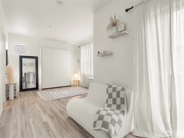 2840 SW Raymond #303, Seattle, WA 98126