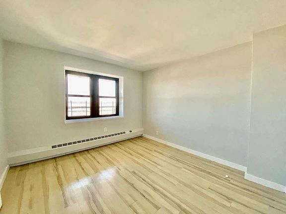 5th image of 260 Audubon Ave #25J