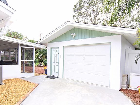 2nd image of 1015 41st Ave