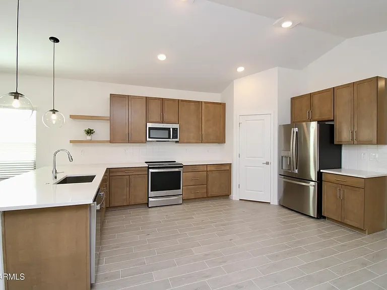 7869 N 80th Ave — Photo 17