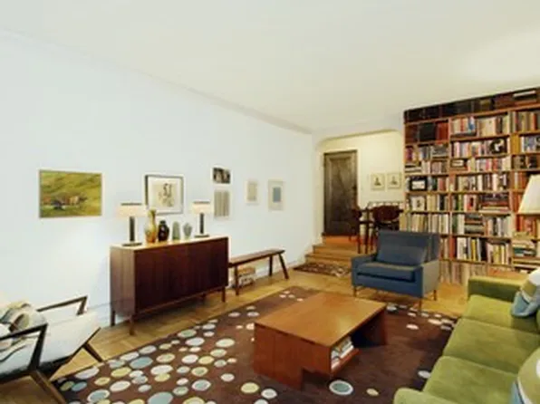 155 West 20th Street image 1 of 7