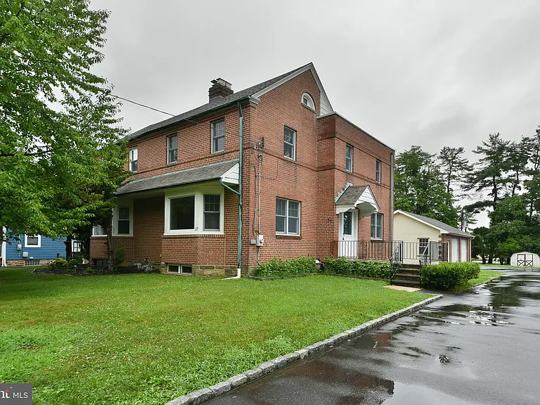 27 Bysher Ave — Photo 2