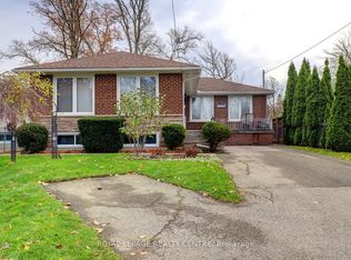 1416 Monaghan Cir, Mississauga, ON L5C1R8
