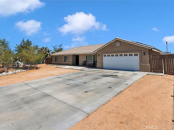 4th image of 9357 Jacaranda Ave