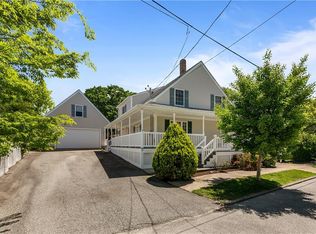 30 First School St, Bristol, RI 02809