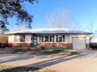 404 N 14th St, Ponca City, OK 74601