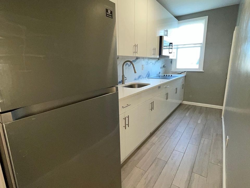 2nd image of 420 E 237th St