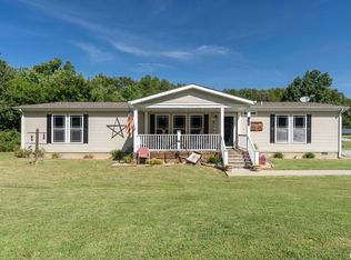 1390 Woolard Rd, Eldorado, IL 62930