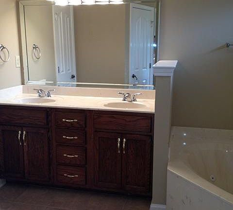 5th image of 6246 Ravenwood Lake Dr E