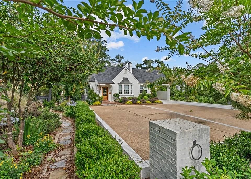 1st image of 433 Woodland Dr