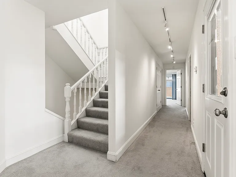 1924 Filbert St #2 — Photo 14