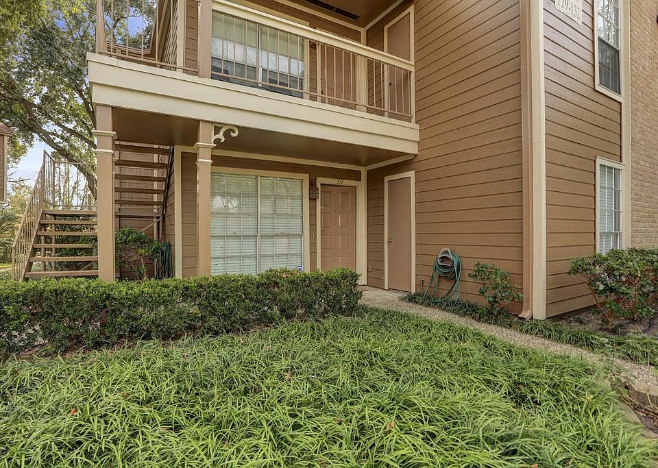 1st image of 1880 White Oak Dr APT 131