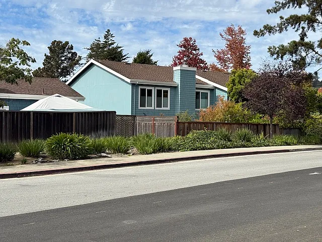 6104 Chateau Ct — Photo 21
