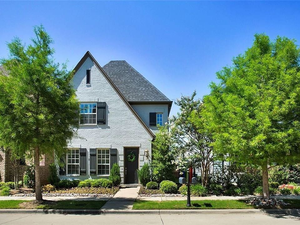 1st image of 2221 Longwood Dr