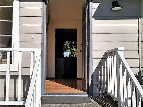 2nd image of 4024 186th St SW