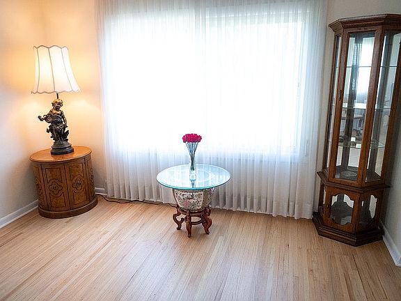 2nd image of 219 Welsh Ave