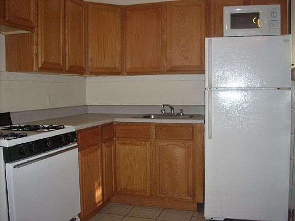 2nd image of 636 W Arlington Pl #46E