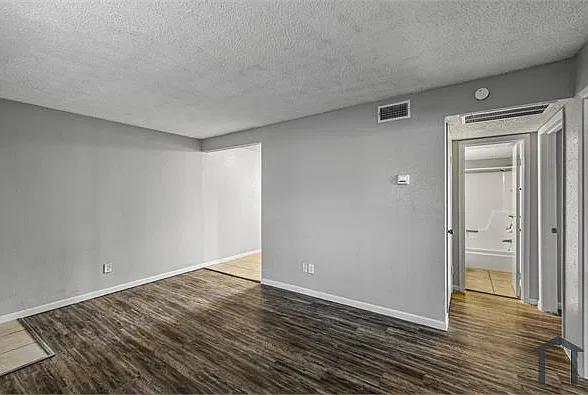 2 bed, 750 sqft, $1,400 — Photo 3