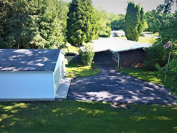 3rd image of 2351 Kingswood Dr E