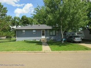 215 5th St N, Richardton, ND 58652