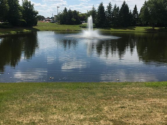 3rd image of 43927 Rushcliffe Dr
