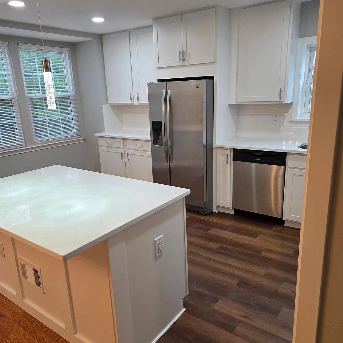 3 bed, 3.5 bath, 1332 sqft, $3,000 — Photo 3