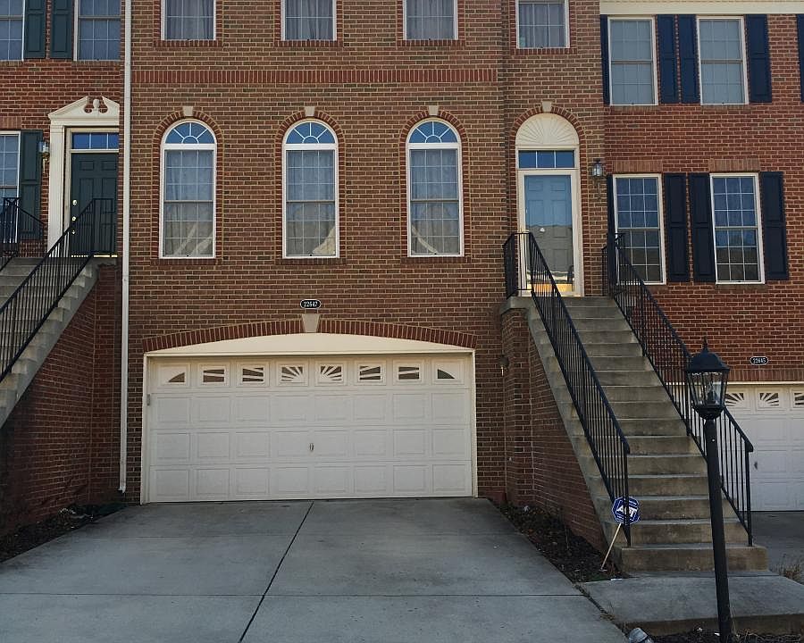 1st image of 22647 Upperville Heights Sq