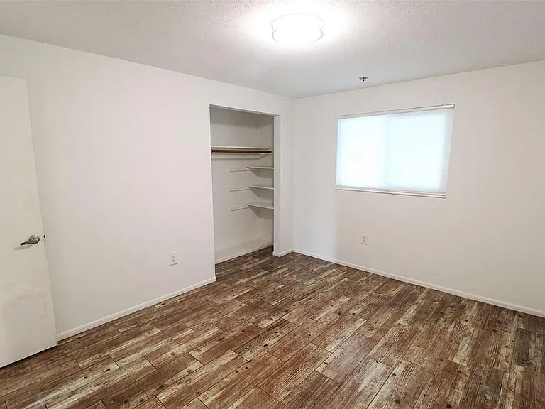 5521 Yorkshire Way — Photo 7