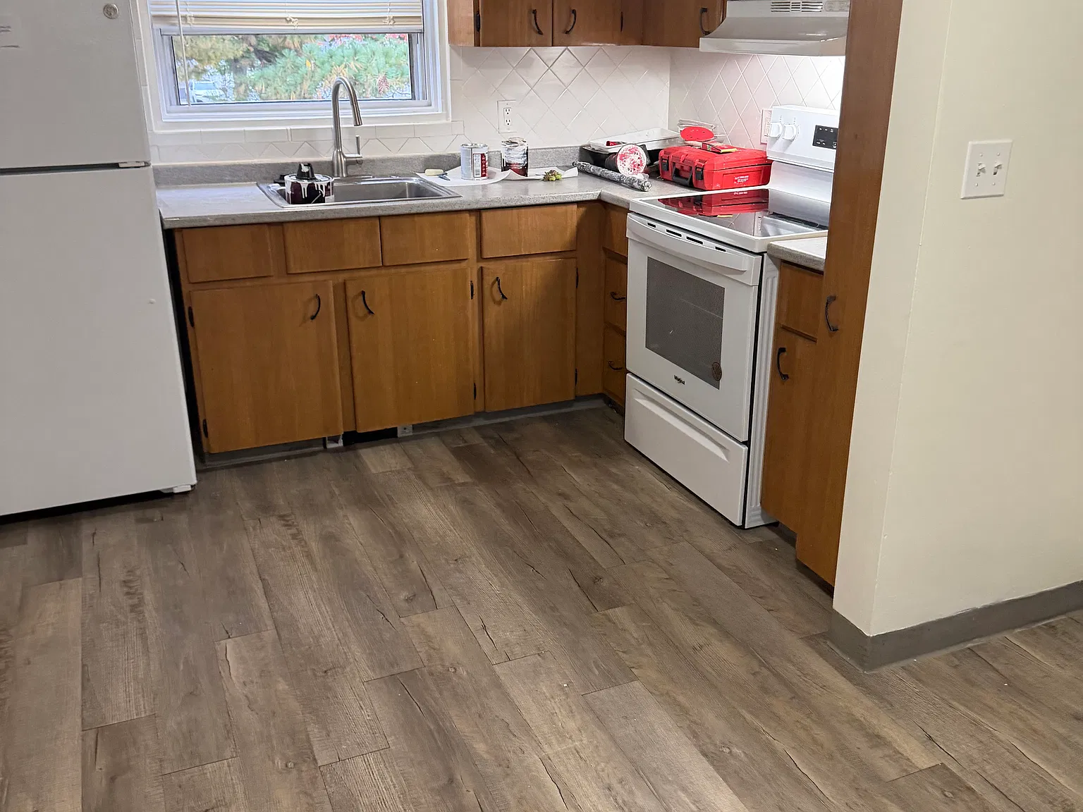 2 bed, 800 sqft, $2,100 — Photo 2