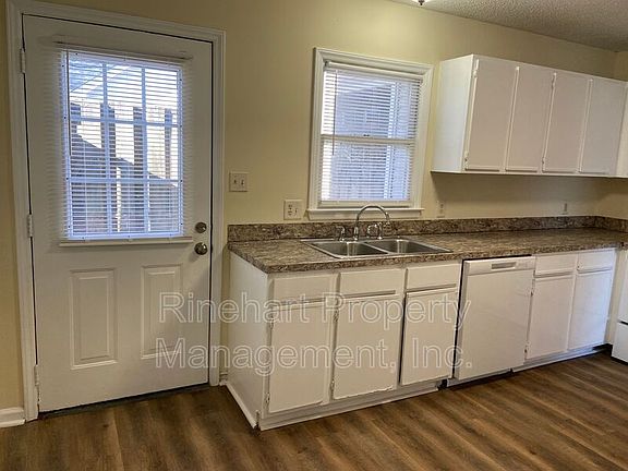 4th image of 1120 Camden Ave APT 102