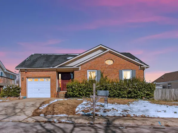 261 Grassmire Dr, Clarksville, TN 37042
