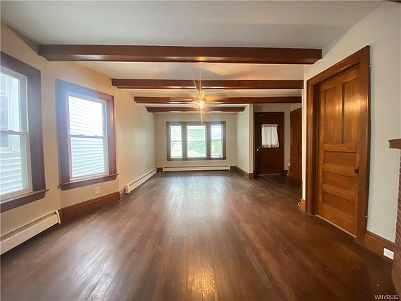 2nd image of 881 Richmond Ave #1