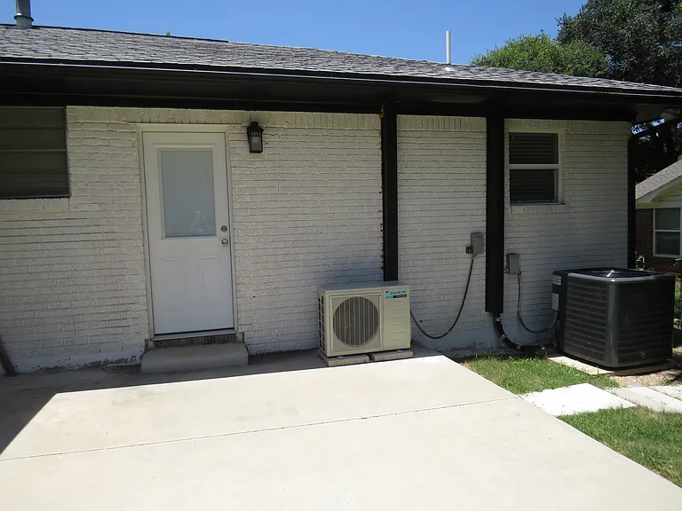 818 Thomas St #1 — Photo 13