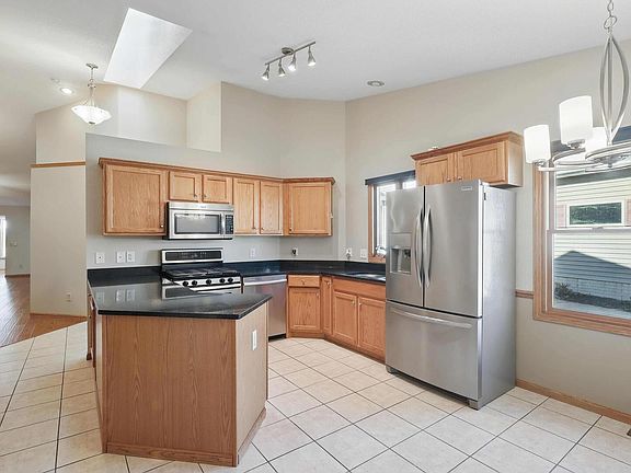 5th image of 1108 Iowa Dr