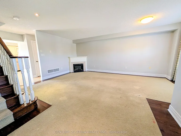 5047 Warwickshire Way — Photo 12