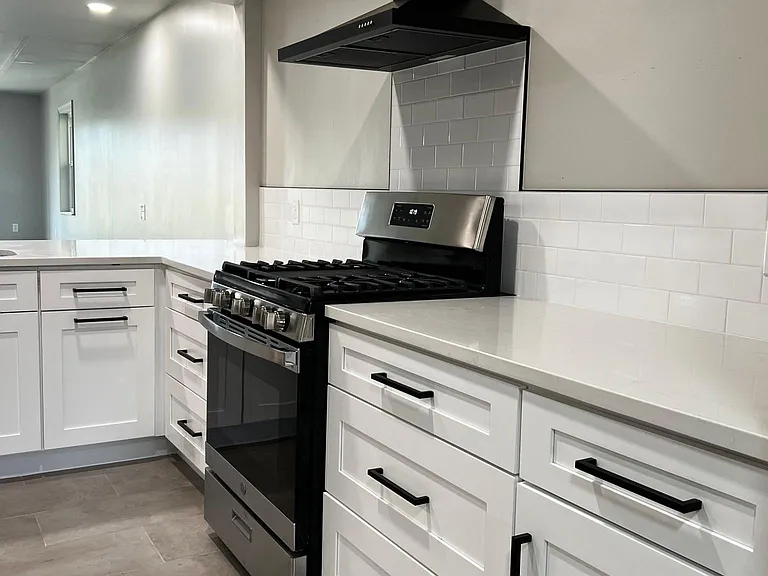 432 E F St — Photo 35