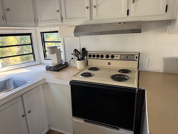 3rd image of 1414 N Lakeview Ave #25