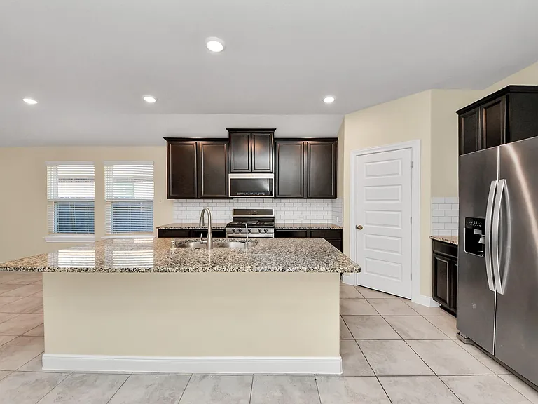 24654 Greenwood Bay Dr — Photo 4