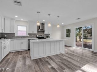 17 Norfolk Dr, Toms River, NJ 08757