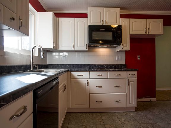 5th image of 2848 Creston Ln