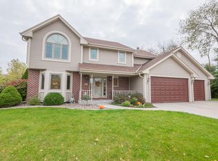 W168N10306 Wildrose Ln, Germantown, WI 53022