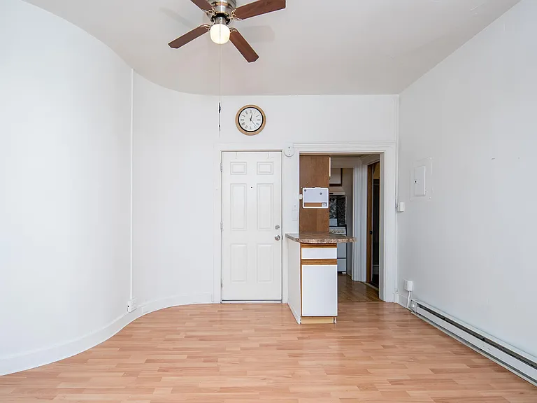 236 Saratoga St — Photo 24