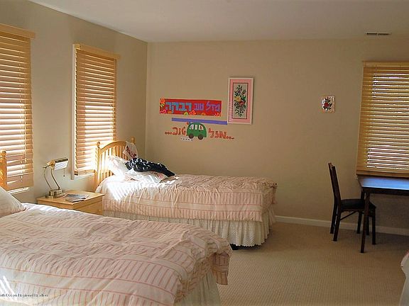 5th image of 639 7th St