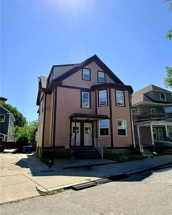 28 Verndale Ave #1