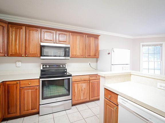 5th image of 170 Hillvale Ln