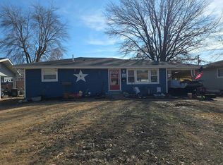 14 Manor Dr, Florissant, MO 63031