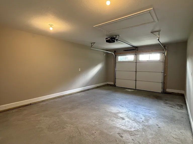 255 Illinois Ave — Photo 4